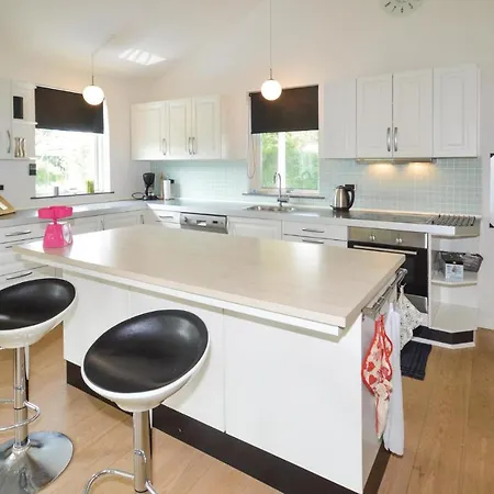 Three-bedroom Holiday In 펜션 보르딩보르그