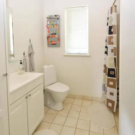 펜션 Three-bedroom Holiday In *